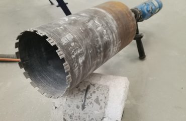 сверление отверстий в бетоне